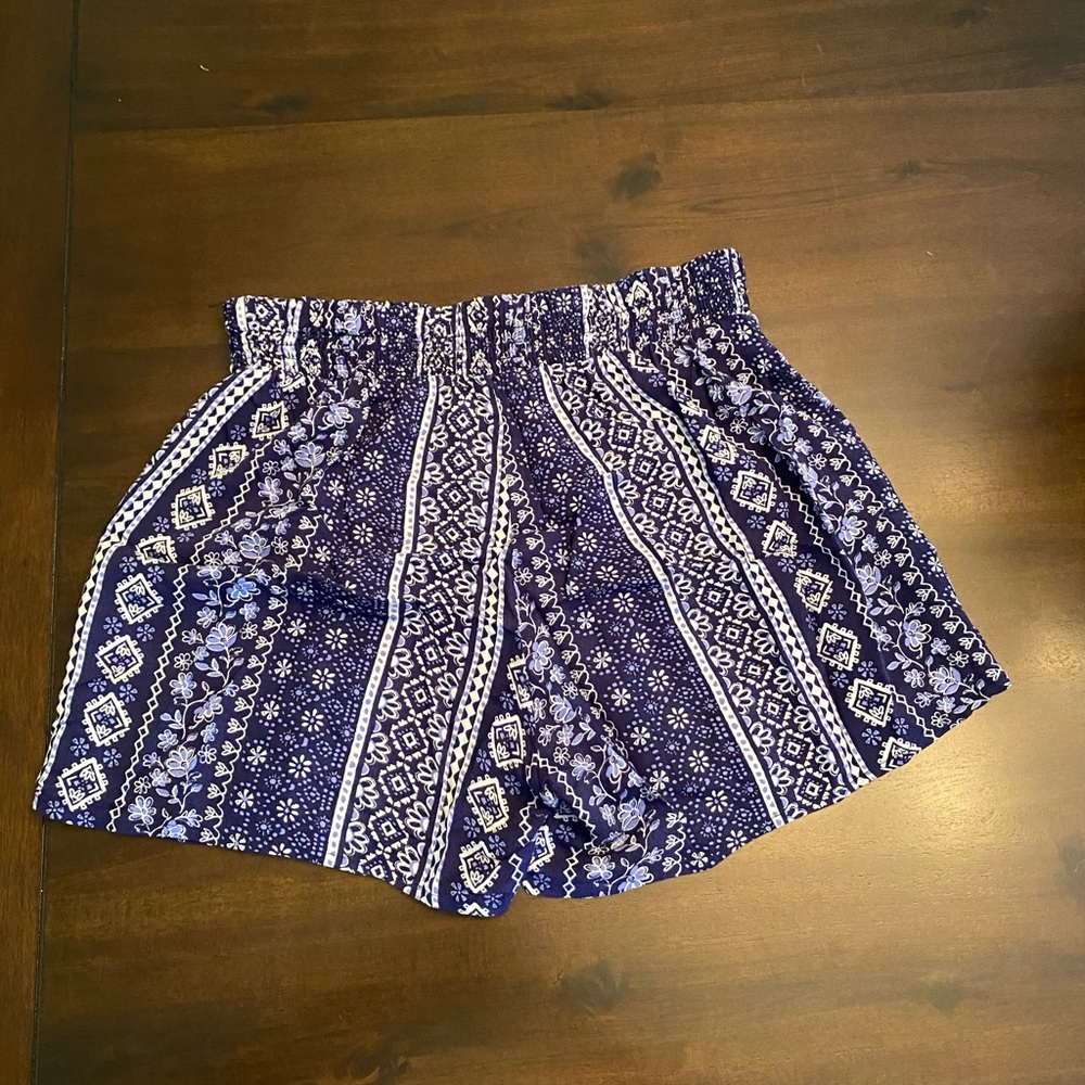 Girls lose shorts
